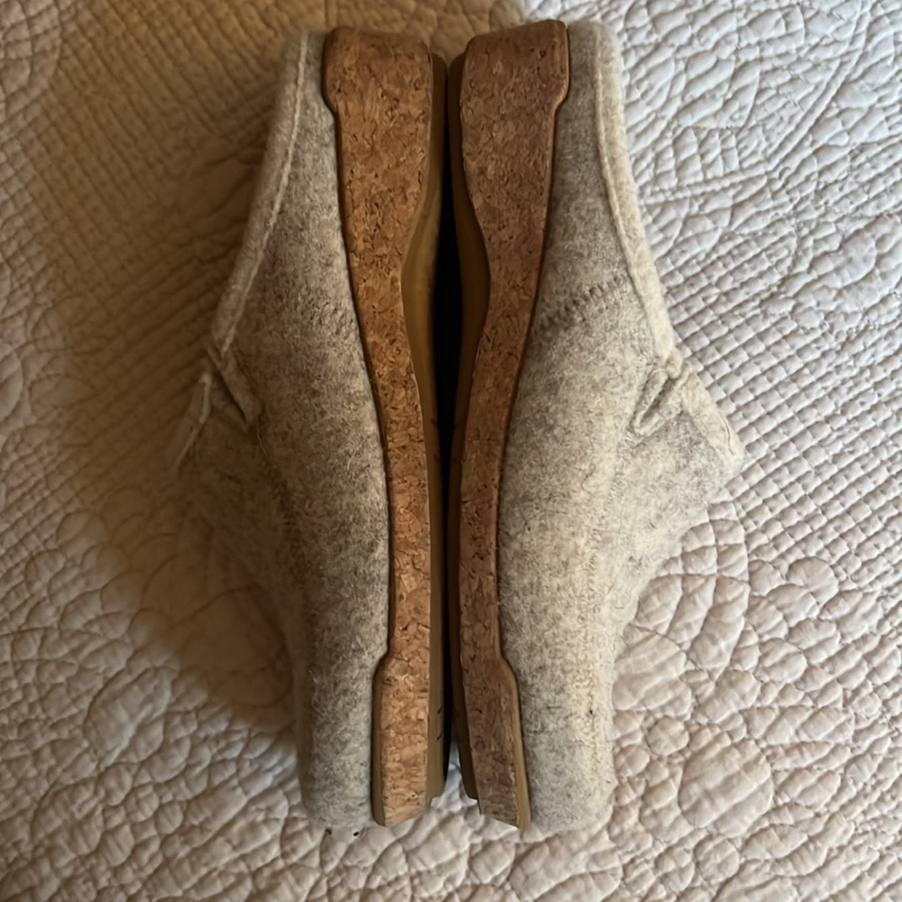 Taōs Wool Clogs - Picture 3 of 4